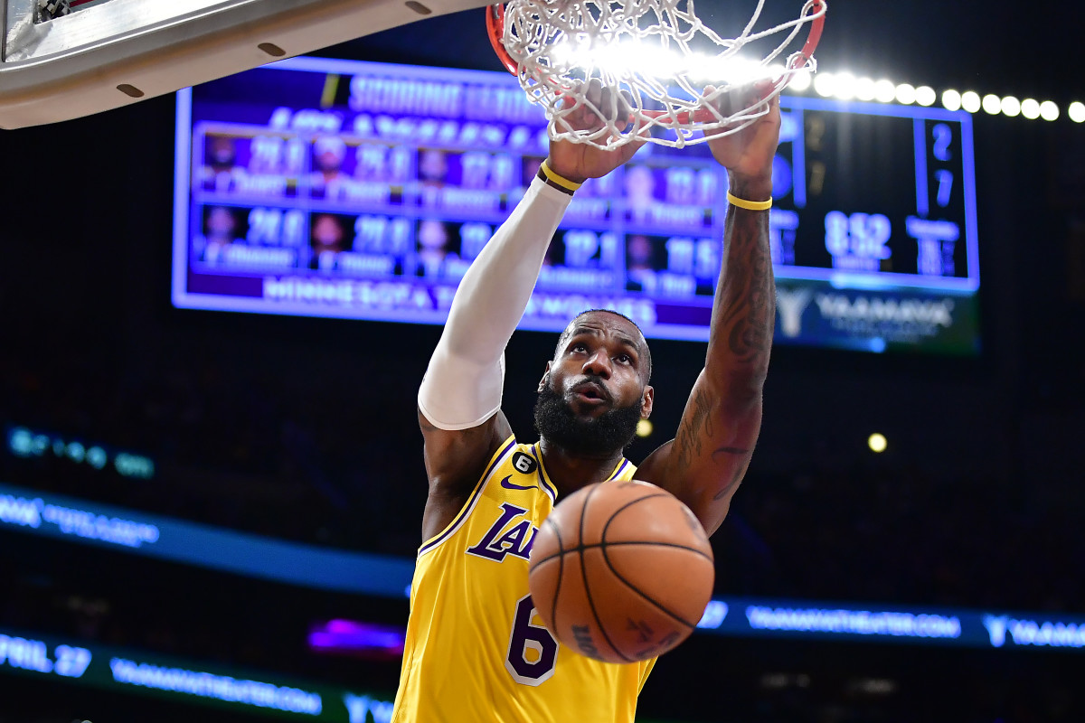 lebron james dunk